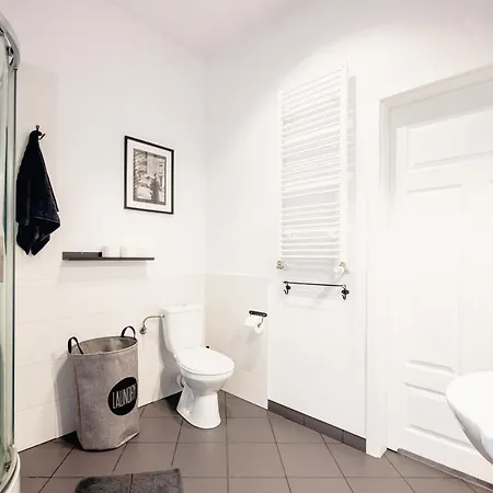 Apartment Pamiatkowa 11, 2 Rooms, Self Check In 24h Poznan