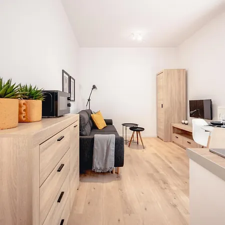 Pamiatkowa 11, 2 Rooms, Self Check In 24h Познань