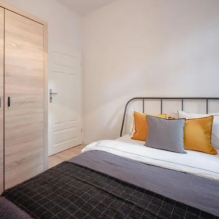 Pamiatkowa 11, 2 Rooms, Self Check In 24h * Poznan