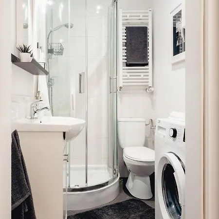 Pamiatkowa 11, 2 Rooms, Self Check In 24h