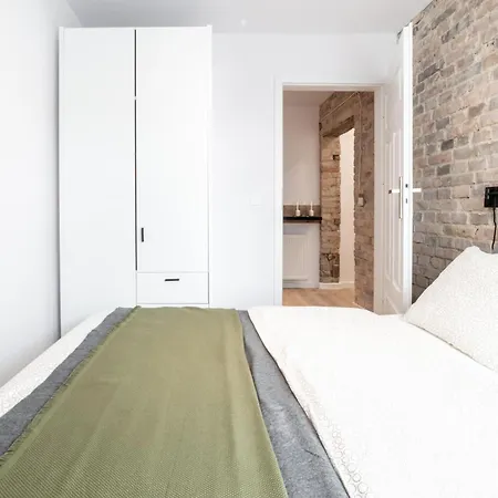Pamiatkowa 11, 2 Rooms, Self Check In 24h Apartment