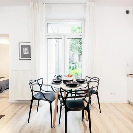 Pamiatkowa 11, 2 Rooms, Self Check In 24h Poznaň