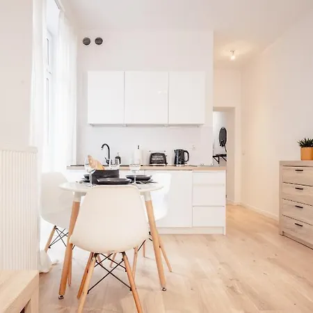 Apartman Pamiatkowa 11, 2 Rooms, Self Check In 24h Poznań