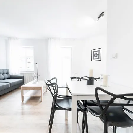 Apartment Pamiatkowa 11, 2 Rooms, Self Check In 24h Poznan