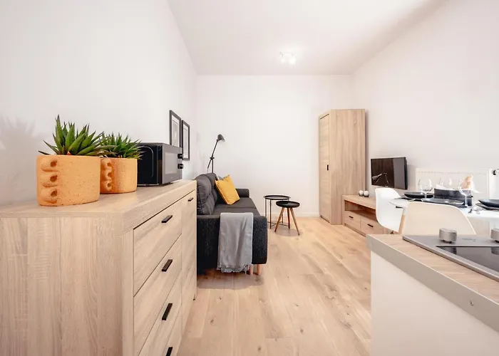 Pamiatkowa 11, 2 Rooms, Self Check In 24h Poznan